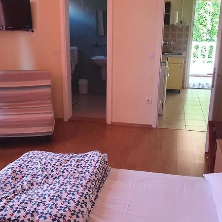 ZamárdiSunshine Sh Apartmanhazアパートメント エクステリア 写真
