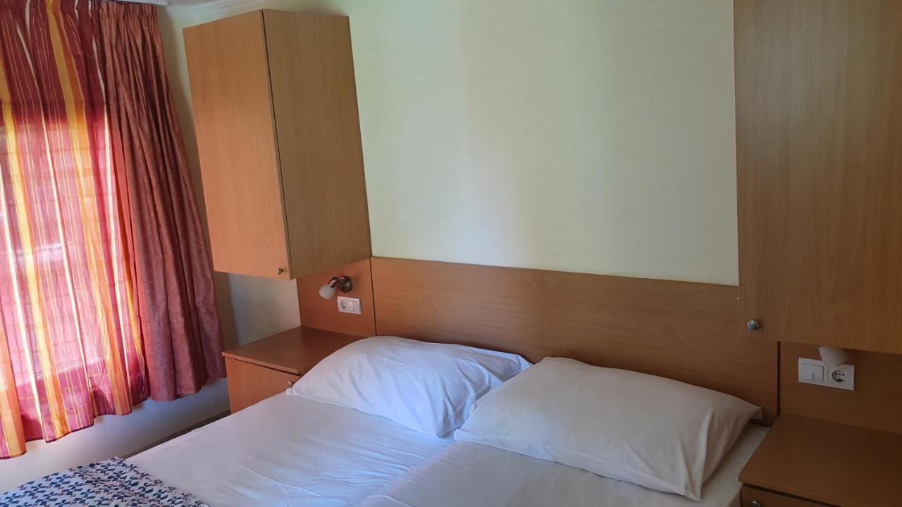 ZamárdiSunshine Sh Apartmanhazアパートメント エクステリア 写真