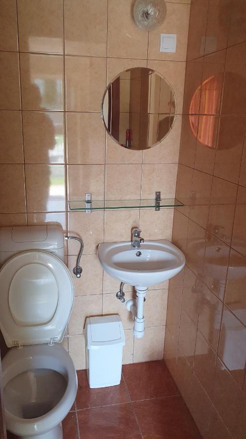 ZamárdiSunshine Sh Apartmanhazアパートメント エクステリア 写真