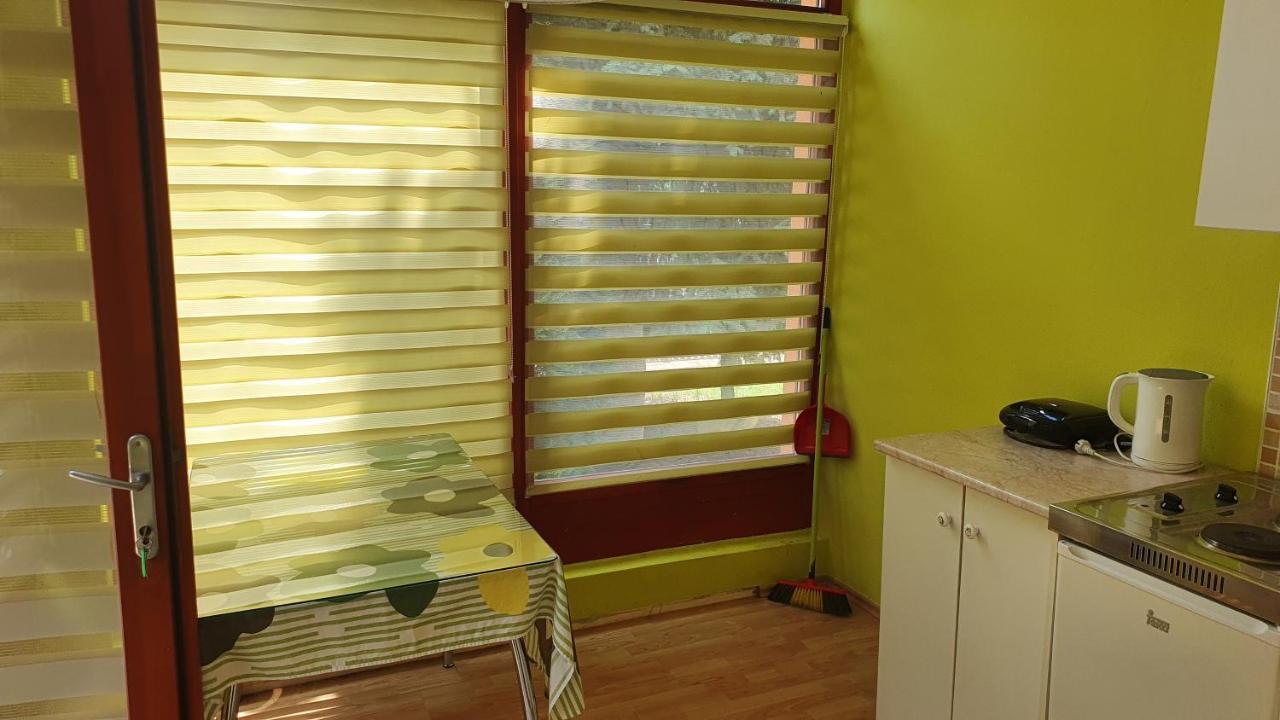 ZamárdiSunshine Sh Apartmanhazアパートメント エクステリア 写真